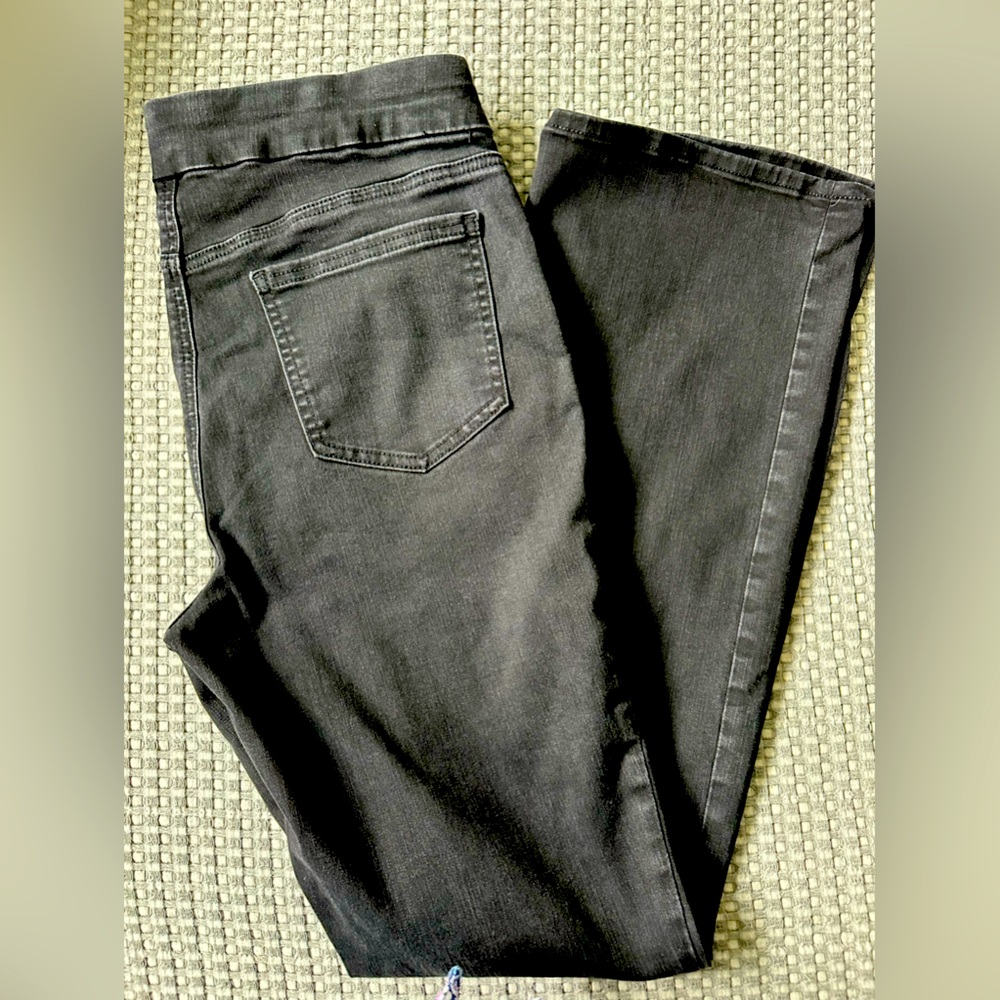 Chicos pull on slim boot jeans dark black (darker than photo) size 1.5T